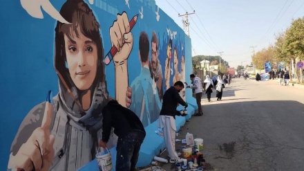 نمایشگاه نقاشی دیواری با موضوع دفاع از جمهوریت و آزادی در هرات +عکس