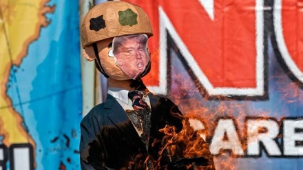 Meksikanët djegin kukullën e Trump