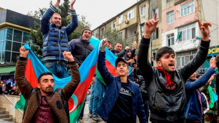 (FOTO) Armenia accetta la pace: festeggiamenti in Azerbaigian - 2