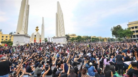 Parlemen Thailand Tolak Penuhi Tuntutan Demonstran