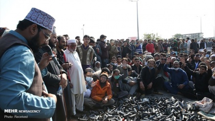 Dëbimi i ambasadorit të Francës, kusht për përfundimin e protestave qytetare
