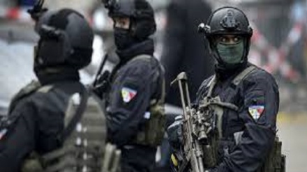 Terrore in Italia, due donne accoltellate al centro commerciale: l'attacco terroristico