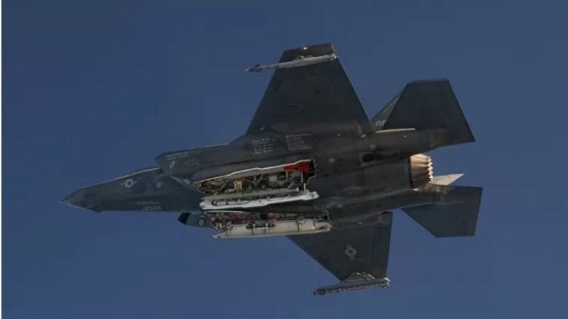 АҚШ F-35  қирувчиси билан атом бомбасини синовдан ўтказди