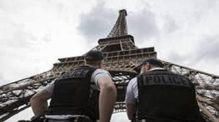 Francia: dopo violenze contro migranti esplode nuovo caso