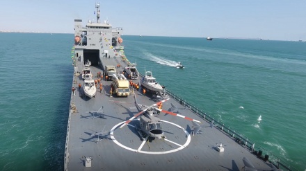 Fuerza Naval del CGRI equipada con “una ciudad militar flotante”(Video+Fotos)