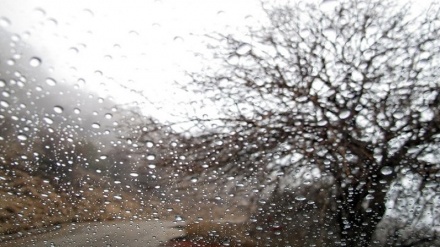 イラン各地で秋雨日和