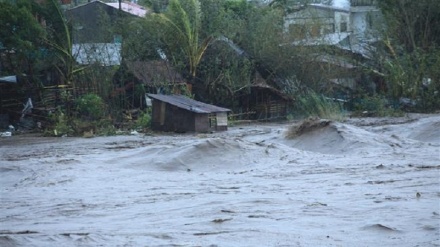  At least 4 dead as Typhoon Goni batters Philippines 