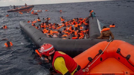 100 refugjatë humbin jetën si pasojë e mbytjes së dy varkave në brigjet e Libisë