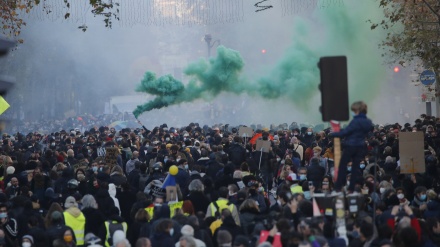 Prancis di Tengah Kepungan Demonstrasi Anti-Polisi