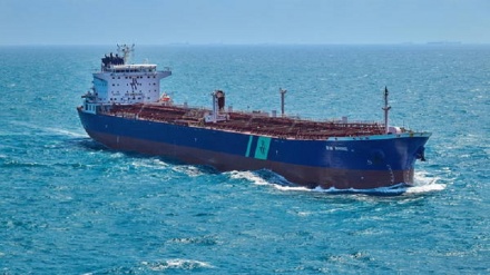 A.Saudita conferma: petroliera colpita a Gedda da nave-bomba