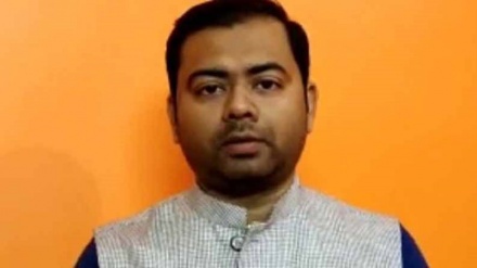 পশ্চিমবঙ্গে তৃণমূল বিধায়ক ও নেতাদের দলত্যাগের হিড়িক