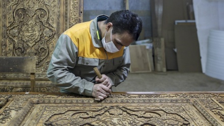 (FOTO) Iran, l'arte dell'incisione sul legno- 1