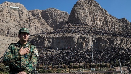 ईरान पर हो रही है चढ़ाई की तैयारी, क्या ईरान इस युद्ध को रोक सकता है? जब इस्राईल पर बरसे थे दस हज़ार मिसाइल... रूसी न्यूज़ एजेन्सी की रिपोर्ट