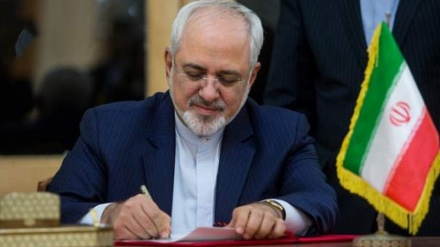 Iran, Zarif: speriamo in un nuovo anno dopo 'folle' era Trump