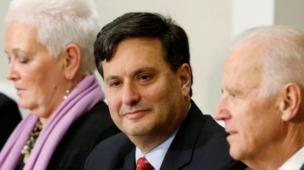 Duke njoftuar masa përtej sanksioneve; Një anëtar i ekipit të transferimit të Biden kërcënoi autorët e sulmeve të fundit kibernetike