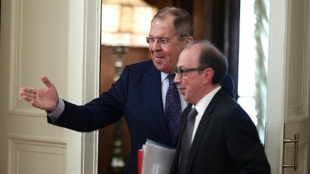Lavrov: Rusya, Karabağ'da insani sorunu hızlı şekilde çözmek için çaba gösteriyor