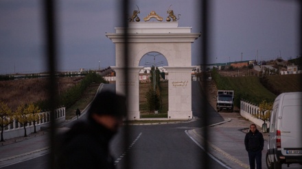 Korona pushton kampin e grupit terrorist MEK në Shqipëri