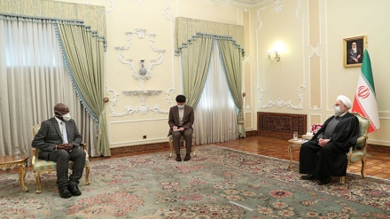 Rais Rouhani: Iran iko tayari kuipatia Uganda uzoefu wake wa kielimu na kiufundi