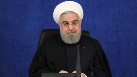 Iran: Rohani, 'la nostra gente resiste a guerra economica, politica e psicologica del nemico'