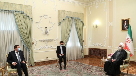 Ruhani: Irani qëndron përkrah popullit dhe qeverisë së Sirisë deri në fitoren përfundimtare kundër terrorizmit
