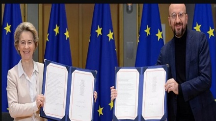 Premier británico firma acuerdo comercial pos-Brexit 