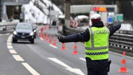 Austria ai suoi cittadini: non viaggiate in Italia