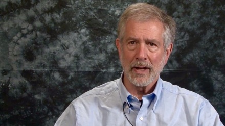 アメリカ人神父が、人道に反する米国の対イラン制裁を非難