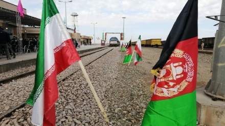 イラン・アフガニスタン間鉄道が、両国大統領の立ち会いで開通 （写真）