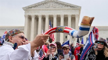 Usa 2020:  sostenitori Trump di fronte alla Corte Suprema