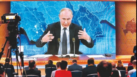 Putin: l’Occidente pensa che siamo degli idioti