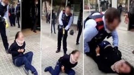 Spagna: polizia spara col taser a una ragazza, proteste in contro gli agenti