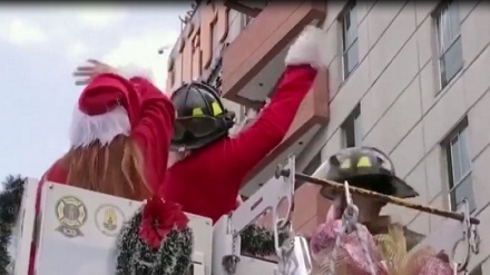 Video: Bomberos encienden la esperanza de la navidad en el Hospital General