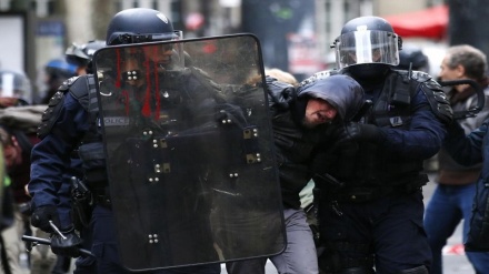 Uproar in France over proposed limits on filming police