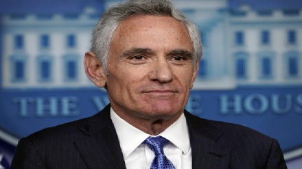 הרופא המייעץ לטראמפ בעניין הקורונה התפטר מתפקידו