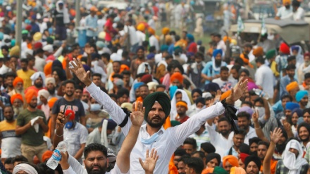किसानों का प्रदर्शन जारी, सरकार का किसानों को फिर से बातचीत का न्योता, अपने मांगों पर अडिग किसान