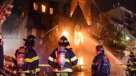 Vídeo: Grave incendio destruye una iglesia histórica de Nueva York