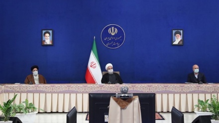 イラン三権の長らが、会議で経済問題の解決策を検討