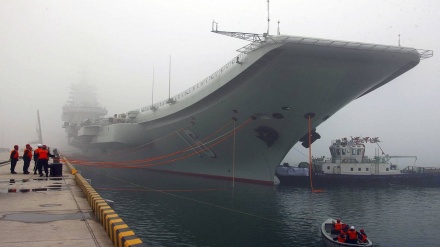 台湾派遣战机和军舰监视中国大陆航母通过台海