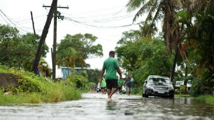 Fiji: Two dead as powerful cyclone tears across Pacific nation