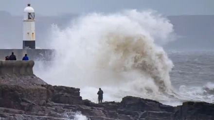 英仏が時速160kmの暴風雨に襲われる