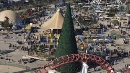 Issato a Baghdad l'albero di Natale piu' grande dell'Iraq