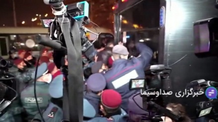 Ermenistan'da Başbakana Karşı Geniş Protestoların Devam Etmesi 