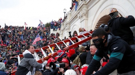 Poll: Most Americans think Trump deserves to be removed after Capitol chaos