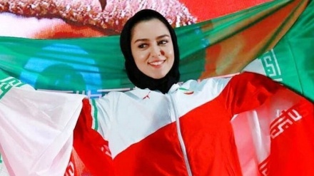 伊朗国家田径队的女运动员赢得塞尔维亚冠军获得奥运会参赛资格