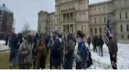 Трампнинг  қуролланган тарафдорлари Вашингтонда тўпланишмоқда (видео)