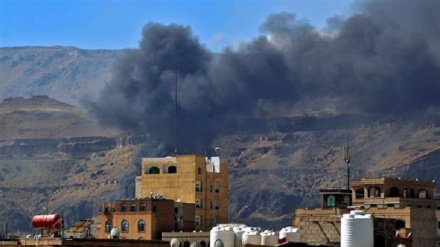 Saudi warplanes bomb Yemeni capital after blast at Aden airport
