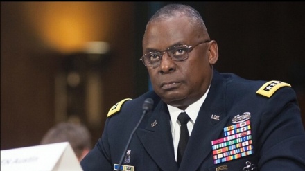米国防長官が、イラク・アフガン駐留米軍削減を再検討