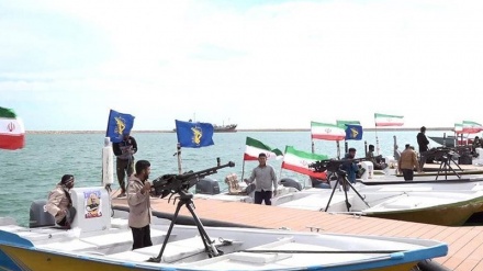 Komandan IRGC Kunjungi Pulau Abu Musa (2)