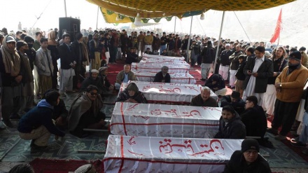 Hazara Shia Muslims refuse to bury dead as Pakistan protest continues