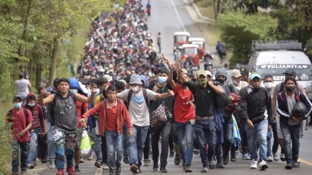 Guatemalan officials crack down on US-bound Honduran caravan